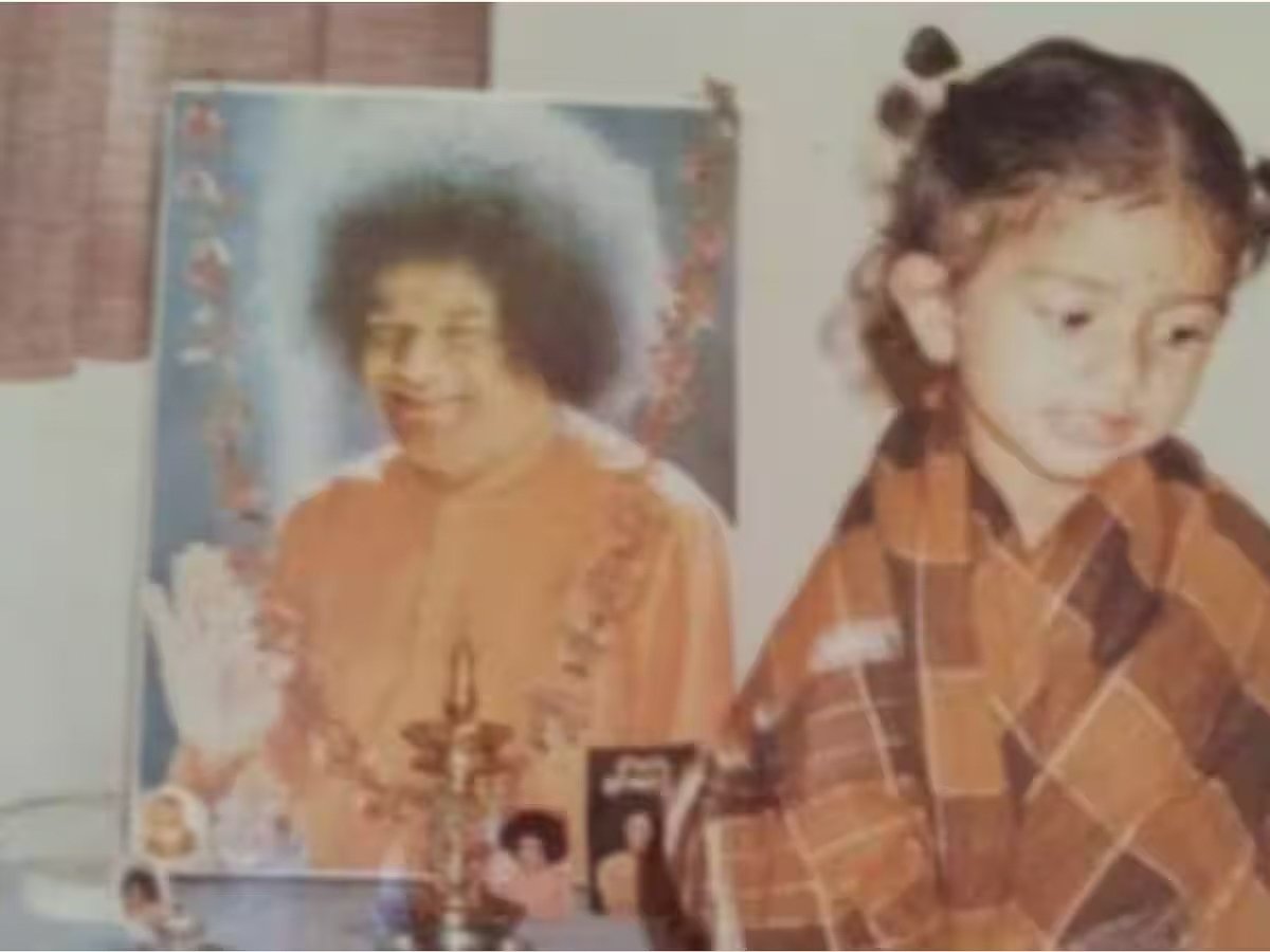 Young Sai Pallavi blessed at Puttaparthi